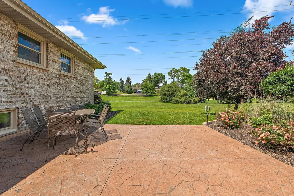 8000 Binford Drive Orland Park IL 60462