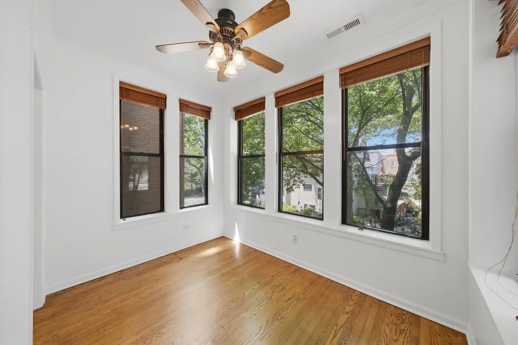 6143 North Glenwood Avenue Chicago IL 60660