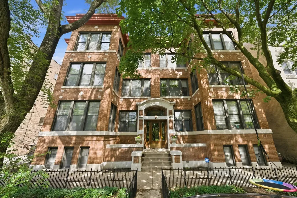 6143 North Glenwood Avenue Chicago IL 60660