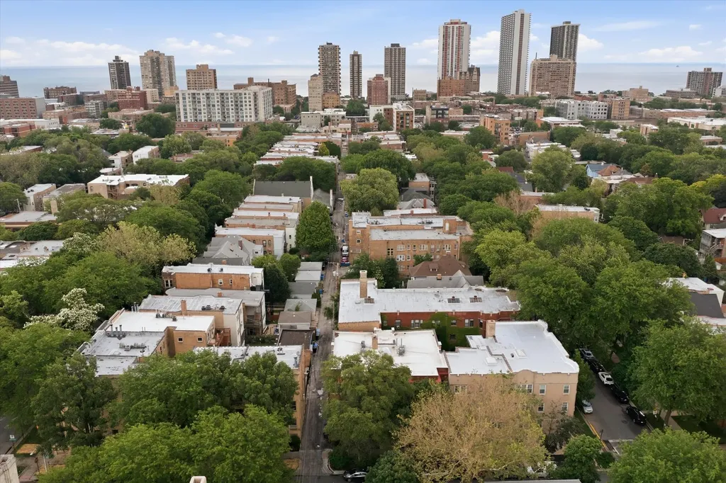 6143 North Glenwood Avenue Chicago IL 60660