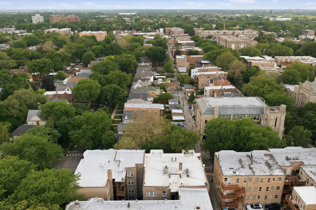 6143 North Glenwood Avenue Chicago IL 60660
