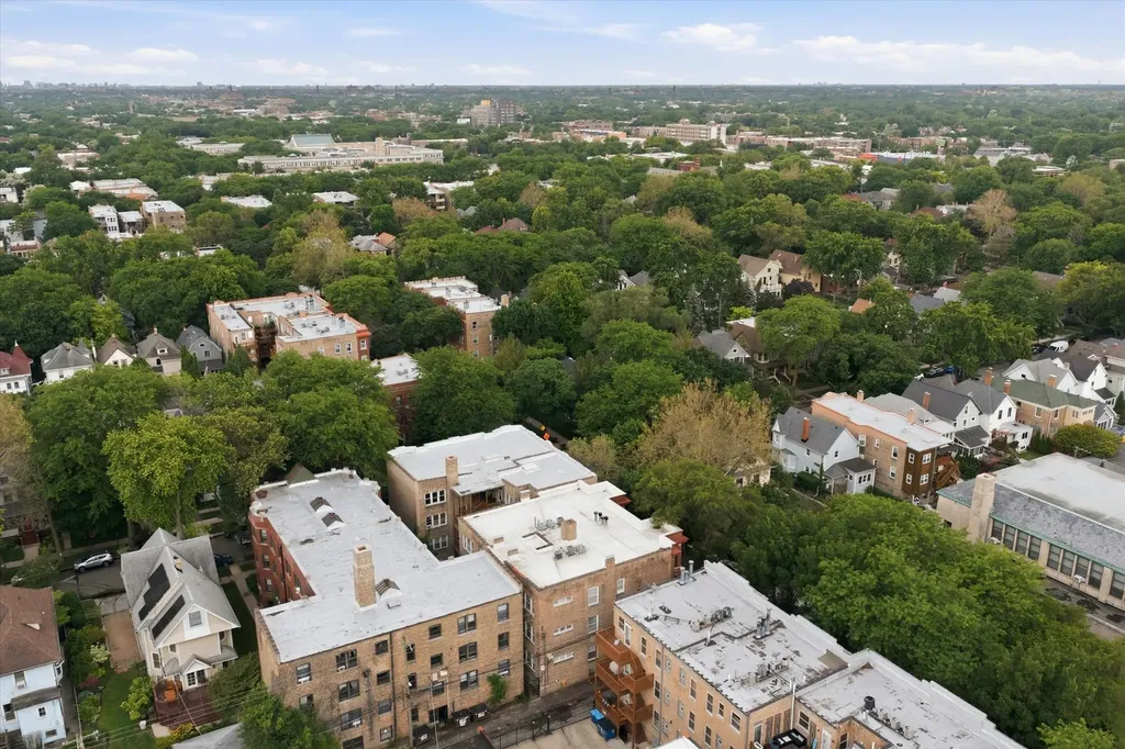 6143 North Glenwood Avenue Chicago IL 60660