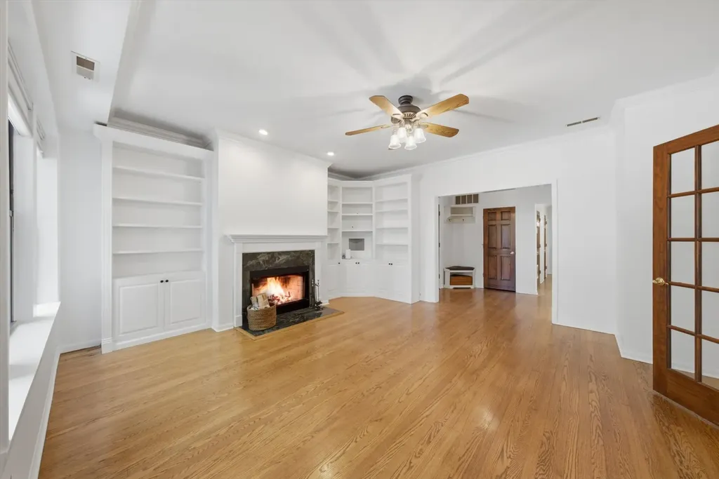 6143 North Glenwood Avenue Chicago IL 60660