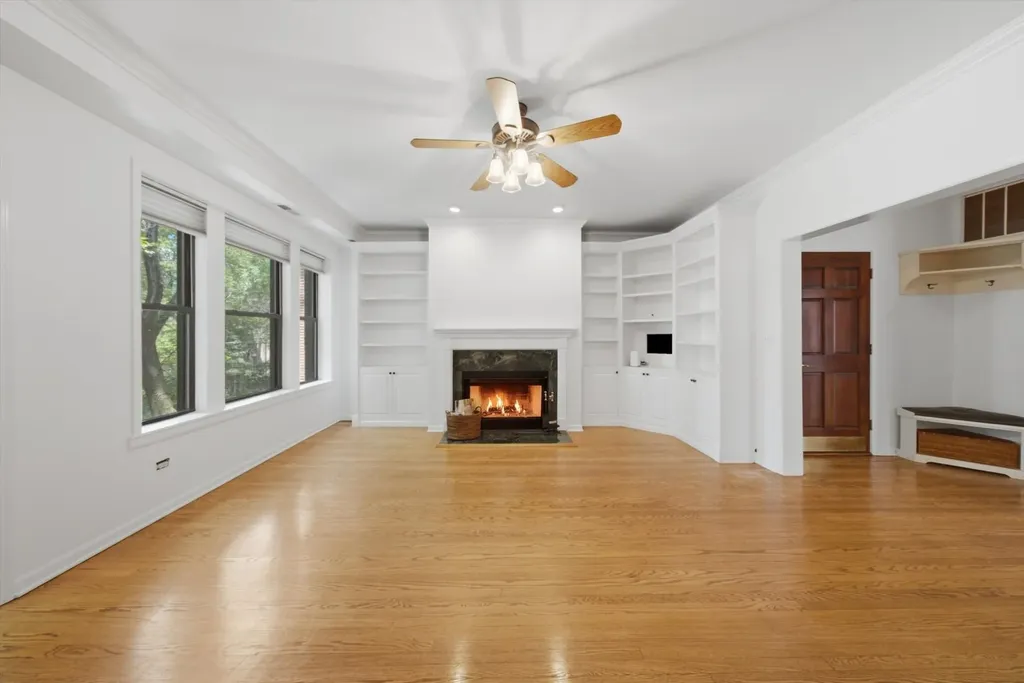 6143 North Glenwood Avenue Chicago IL 60660