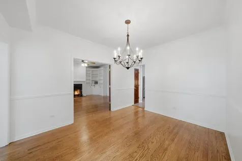 6143 North Glenwood Avenue Chicago IL 60660
