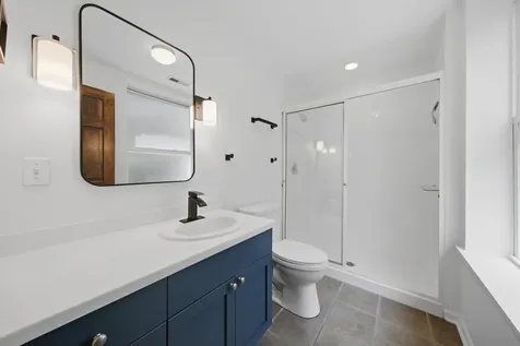 6143 North Glenwood Avenue Chicago IL 60660