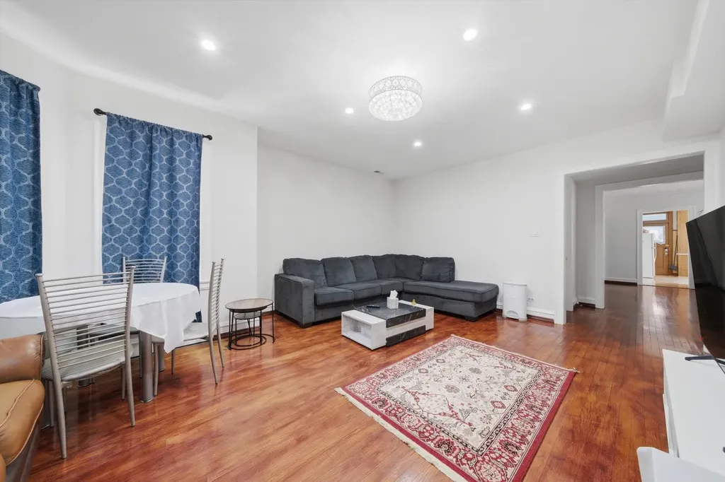 5723 North Talman Avenue Chicago IL 60659