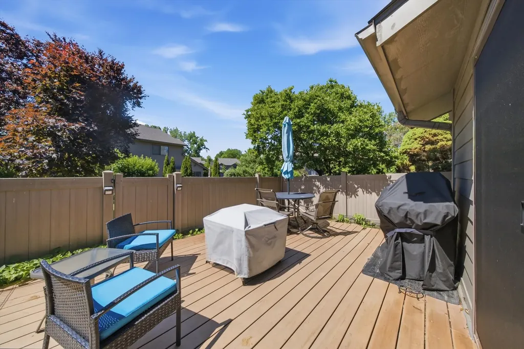 8044 Wildwood Lane Darien IL 60561