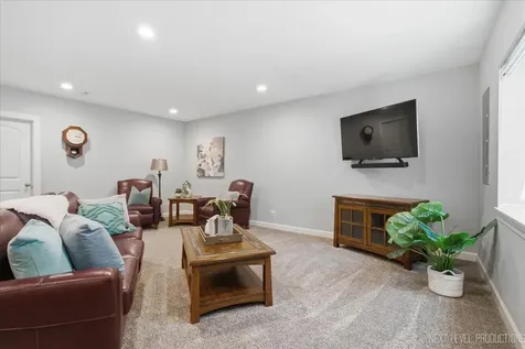 656 Riverbank Drive Geneva IL 60134