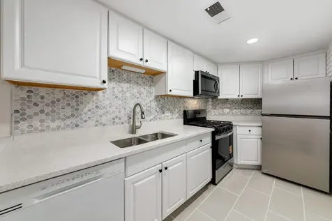 2910 North Halsted Street Chicago IL 60657