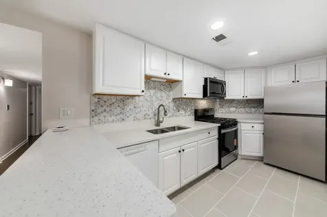2910 North Halsted Street Chicago IL 60657