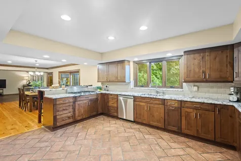 16 Old Barn Road Hawthorn Woods IL 60047