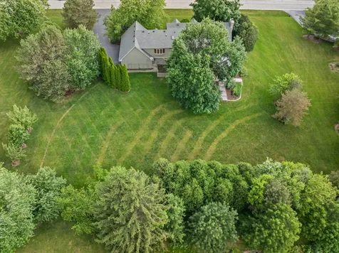 16 Old Barn Road Hawthorn Woods IL 60047