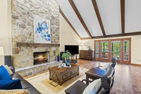 16 Old Barn Road Hawthorn Woods IL 60047
