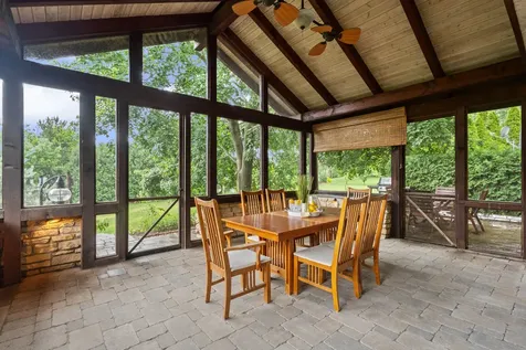 16 Old Barn Road Hawthorn Woods IL 60047