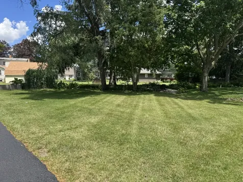 935 Dekalb Avenue Sycamore IL 60178