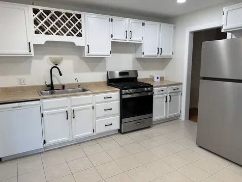 935 Dekalb Avenue Sycamore IL 60178