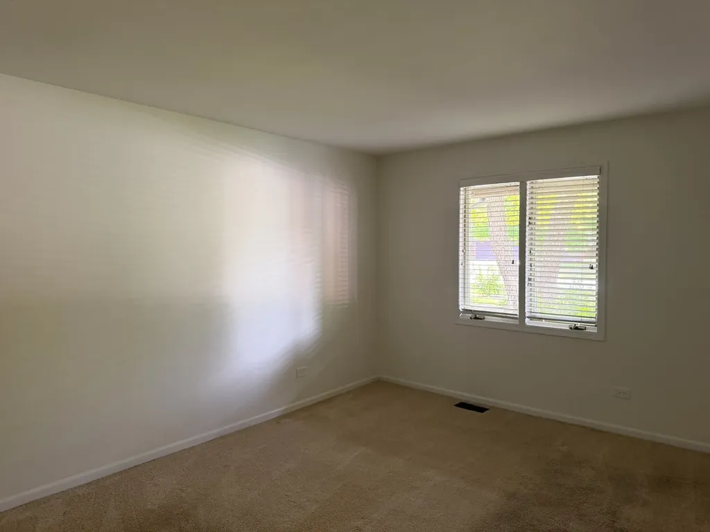 986 West Court Naperville IL 60563