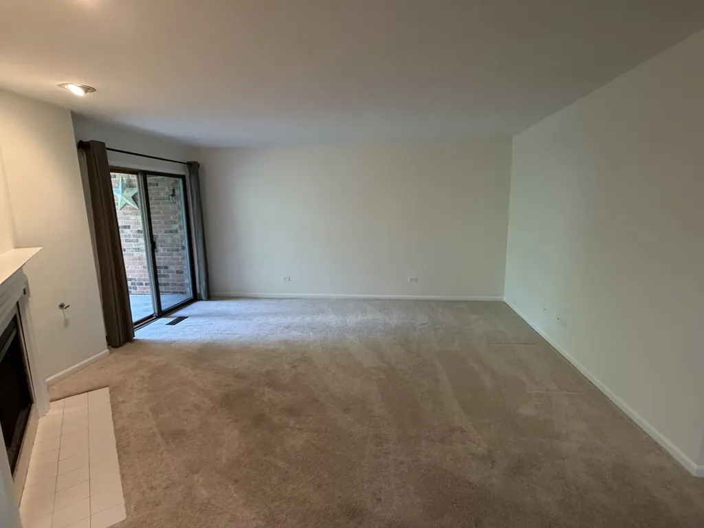 986 West Court Naperville IL 60563