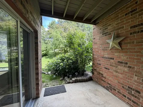 986 West Court Naperville IL 60563