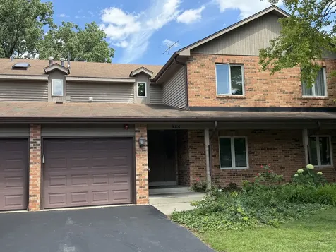 986 West Court Naperville IL 60563