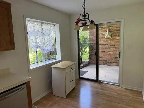 986 West Court Naperville IL 60563
