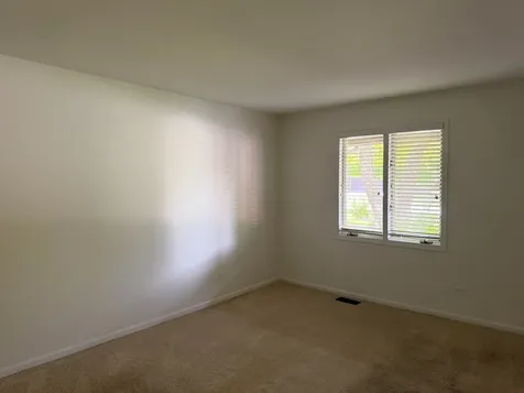 986 West Court Naperville IL 60563