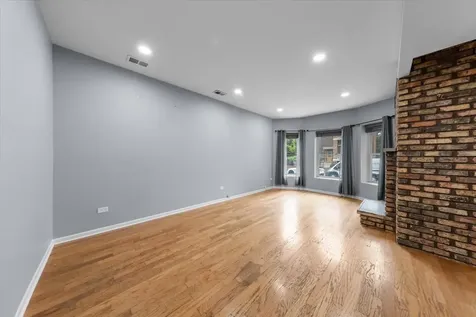 3462 North Sheffield Avenue Chicago IL 60657