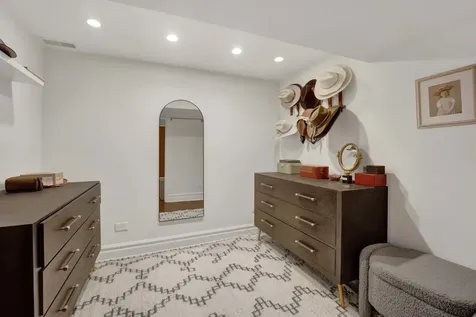 2458 North Burling Street Chicago IL 60614