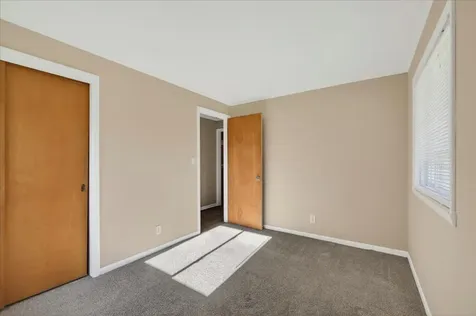 3735 Highcrest Road Rockford IL 61107