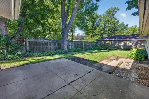 3735 Highcrest Road Rockford IL 61107
