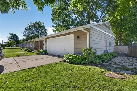 3735 Highcrest Road Rockford IL 61107