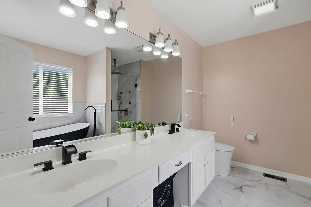 1965 Eastwick Lane Aurora IL 60503