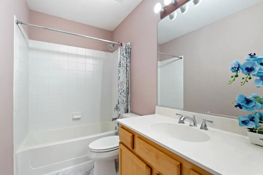 1965 Eastwick Lane Aurora IL 60503