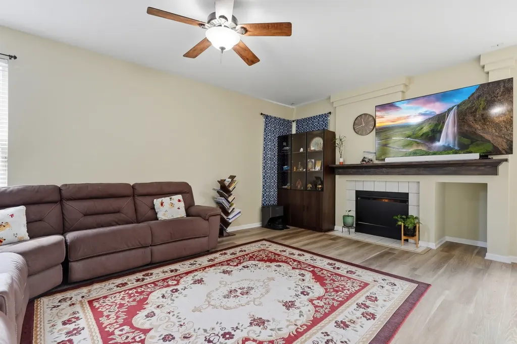 1965 Eastwick Lane Aurora IL 60503