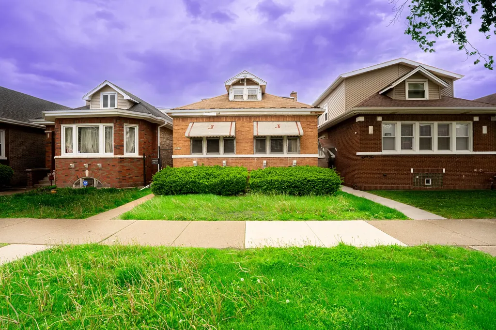 8014 South Perry Avenue Chicago IL 60620
