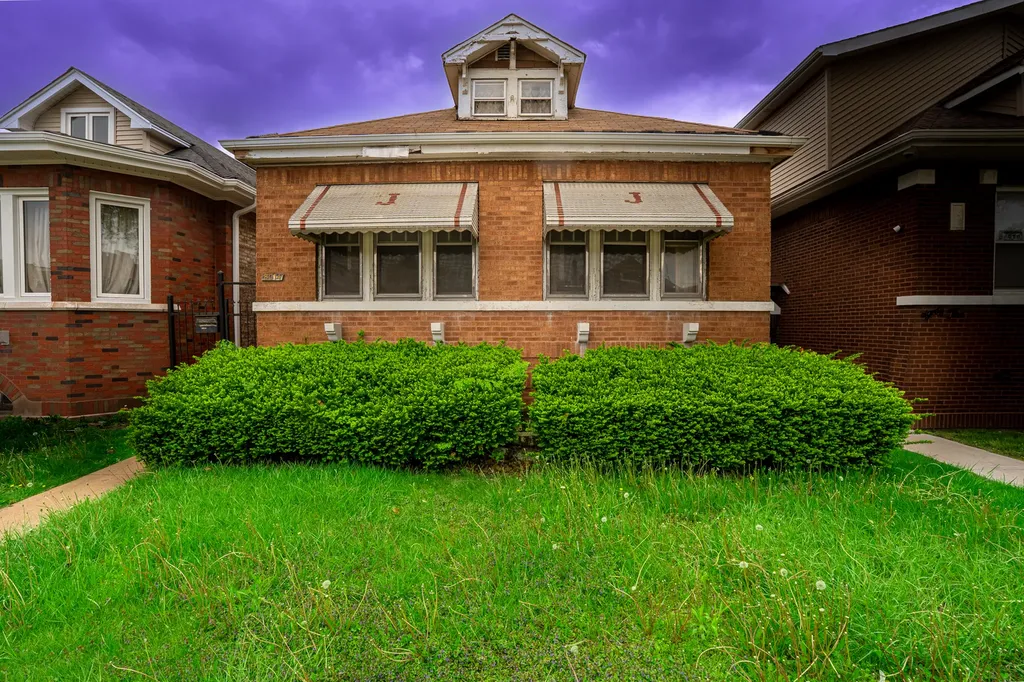 8014 South Perry Avenue Chicago IL 60620