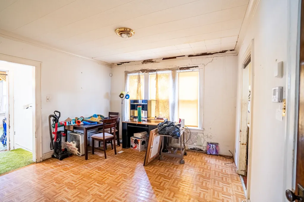 8014 South Perry Avenue Chicago IL 60620