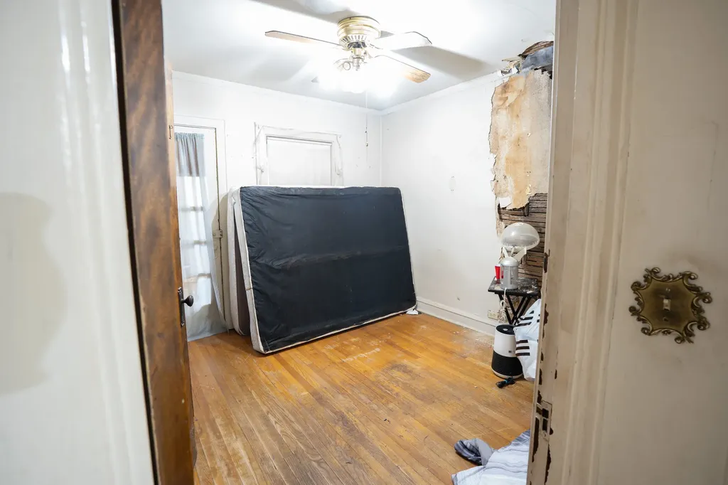 8014 South Perry Avenue Chicago IL 60620