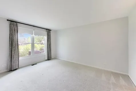 40 Willow Parkway Buffalo Grove IL 60089