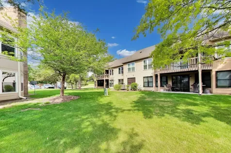 40 Willow Parkway Buffalo Grove IL 60089