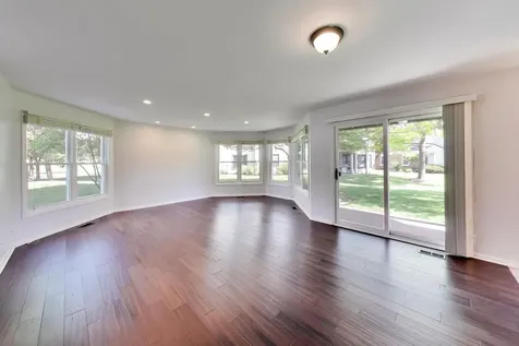 40 Willow Parkway Buffalo Grove IL 60089
