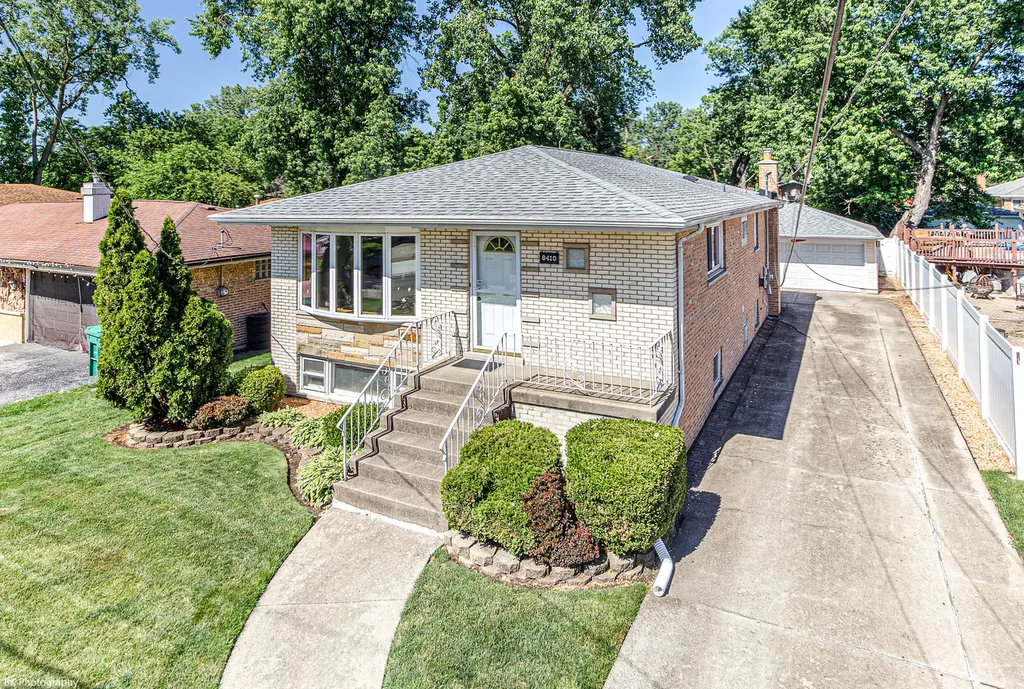 8410 Lawler Avenue Burbank IL 60459