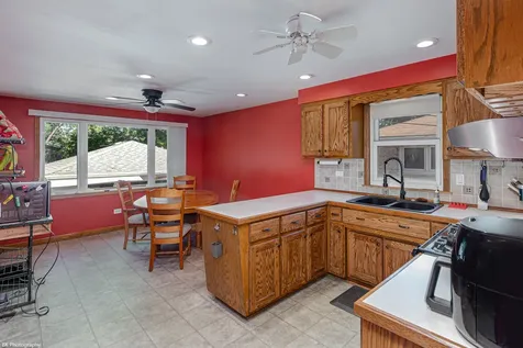 8410 Lawler Avenue Burbank IL 60459