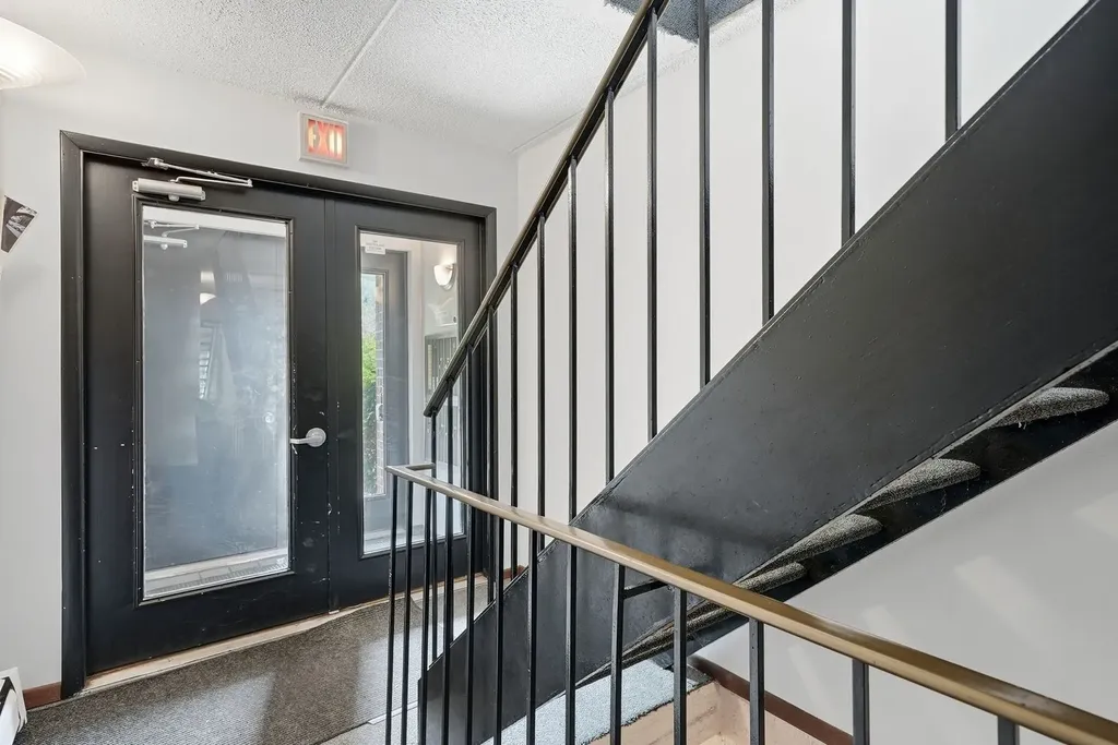 5S066 Pebblewood Lane Naperville IL 60563