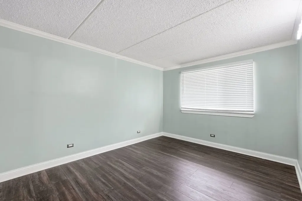 5S066 Pebblewood Lane Naperville IL 60563