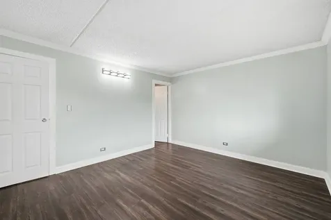 5S066 Pebblewood Lane Naperville IL 60563