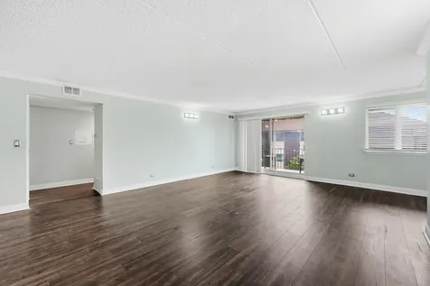 5S066 Pebblewood Lane Naperville IL 60563