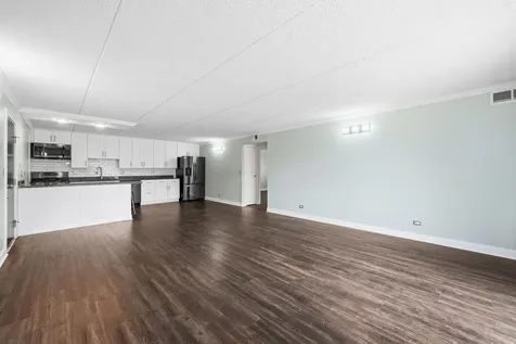 5S066 Pebblewood Lane Naperville IL 60563
