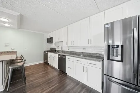 5S066 Pebblewood Lane Naperville IL 60563